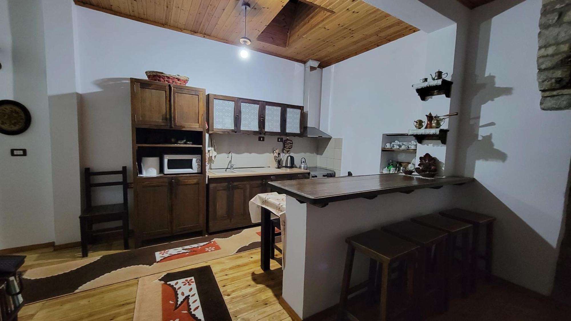 Guest House Mangalem Берат Екстер'єр фото
