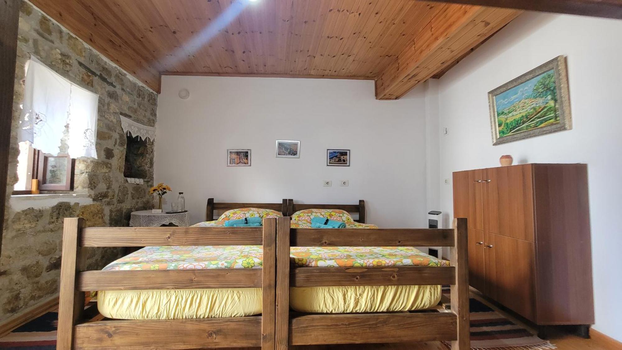 Guest House Mangalem Берат Екстер'єр фото