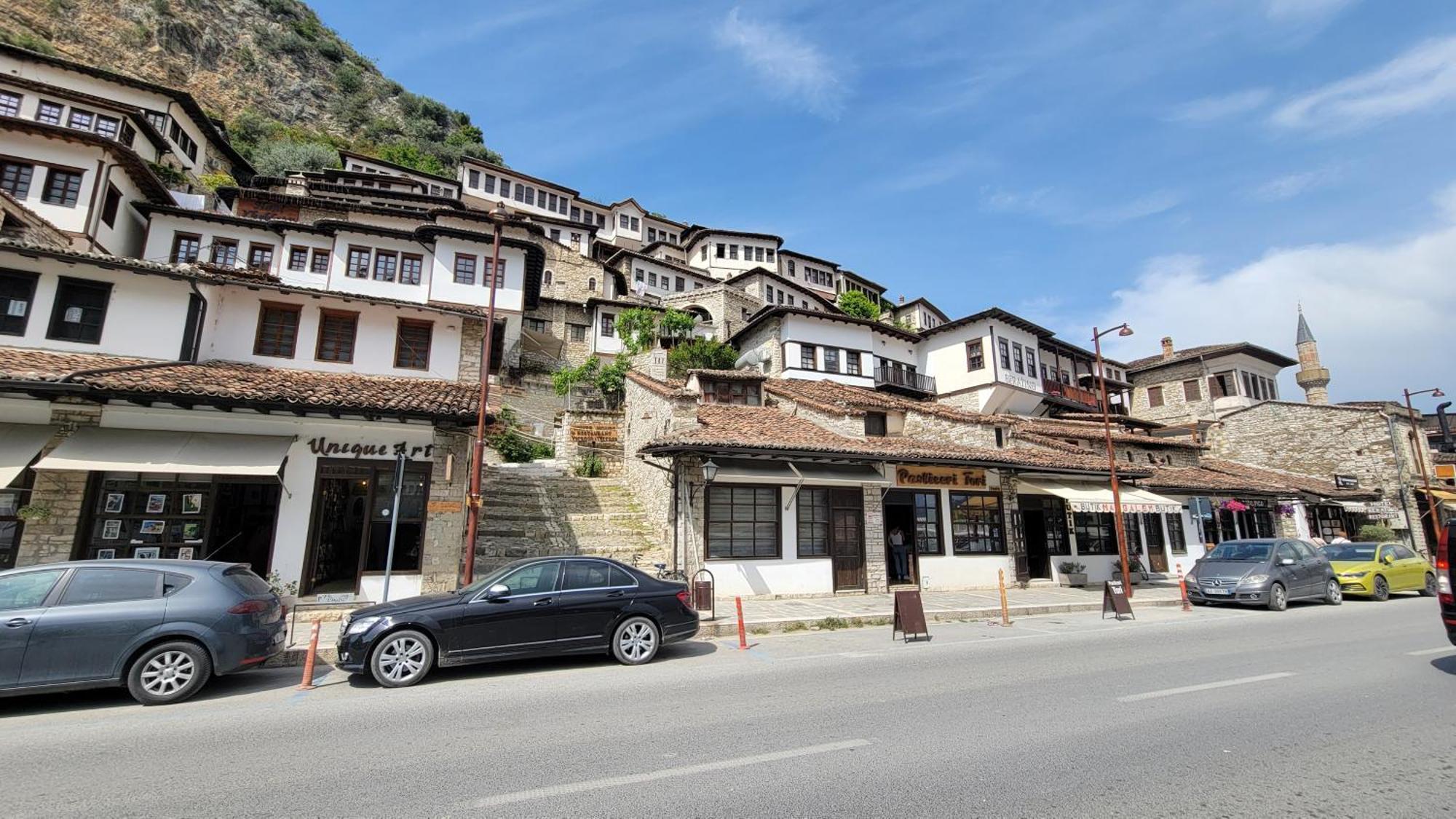 Guest House Mangalem Берат Екстер'єр фото