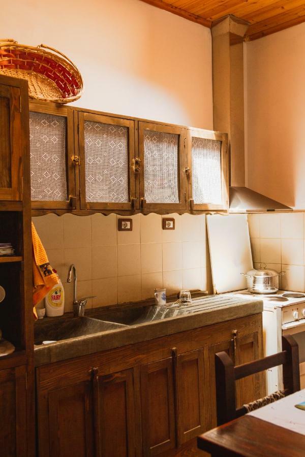 Guest House Mangalem Берат Екстер'єр фото
