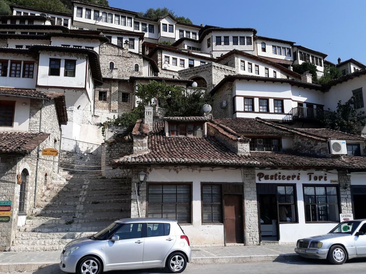 Guest House Mangalem Берат Екстер'єр фото